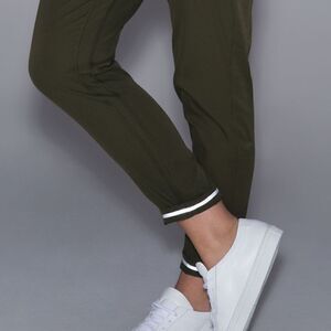 Lululemon Trek Trousers Fatigue Green
